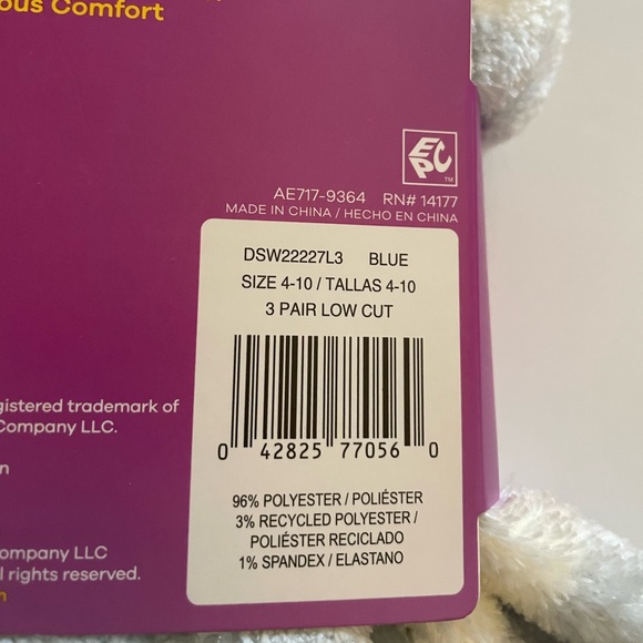 Dr. Scholl’s Soothing Spa Low Cut Fuzzy Socks 2 Packs 1 Purple & 1 Blue - Picture 6 of 7